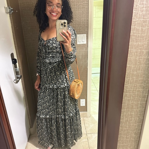 Meet your Posher, Aleesha - Picture 3 of 5